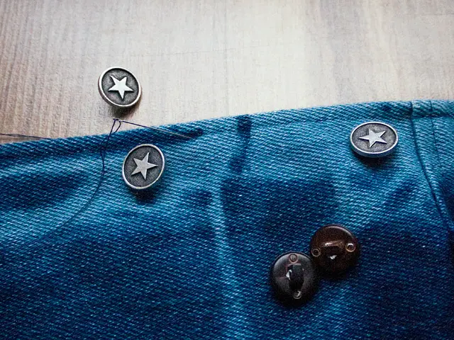 Itajime shibori tie-dye Bleached Studded Denim Jacket DIY Changing buttons