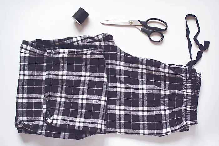 diy-fashion-Flannel-Pants-To-Scarf-steps-Feb-21-2015-01