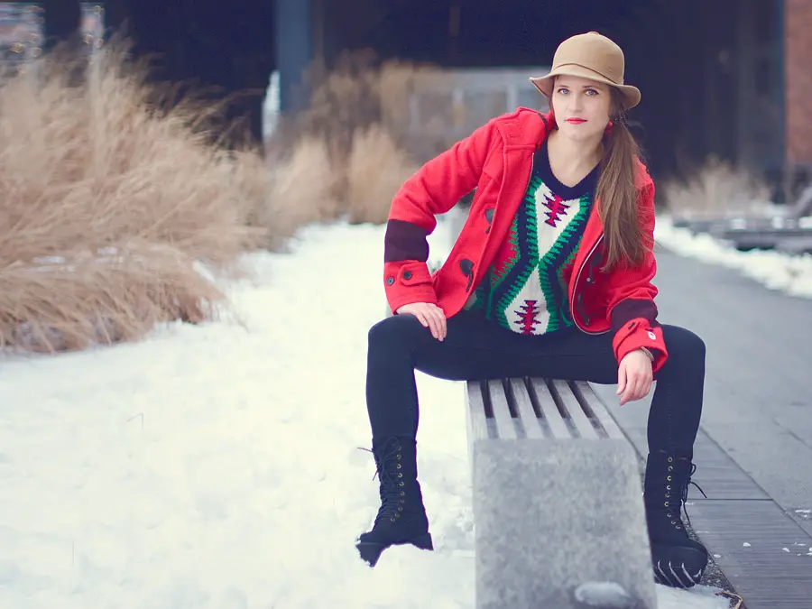 fashion-style-sitting-red-coat-vintage-hat-jeffrey-campbell-boots-skinni-jeans--Feb-01-2015-02