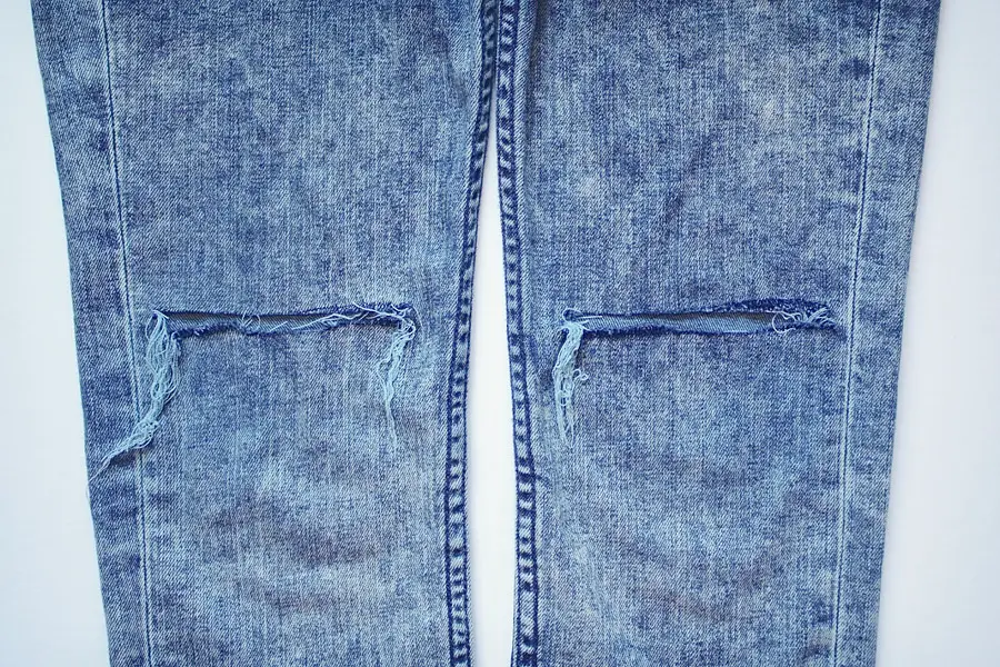 How to Make Holes In Jeans DIY Steps