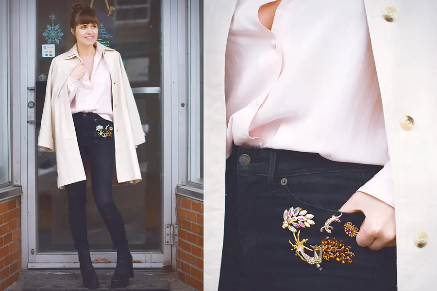 How to wear vintage brooches? Decorate your jeans in a tight layout